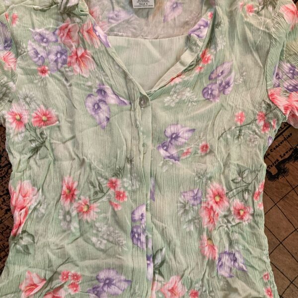 Jaclyn Smith Green Floral Shirt